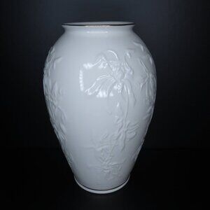 Small Lenox Masterpiece Vase
